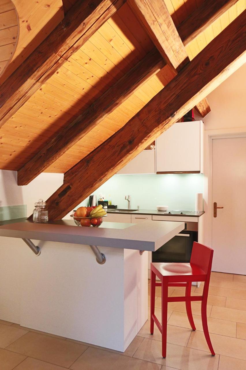 River Apartment *