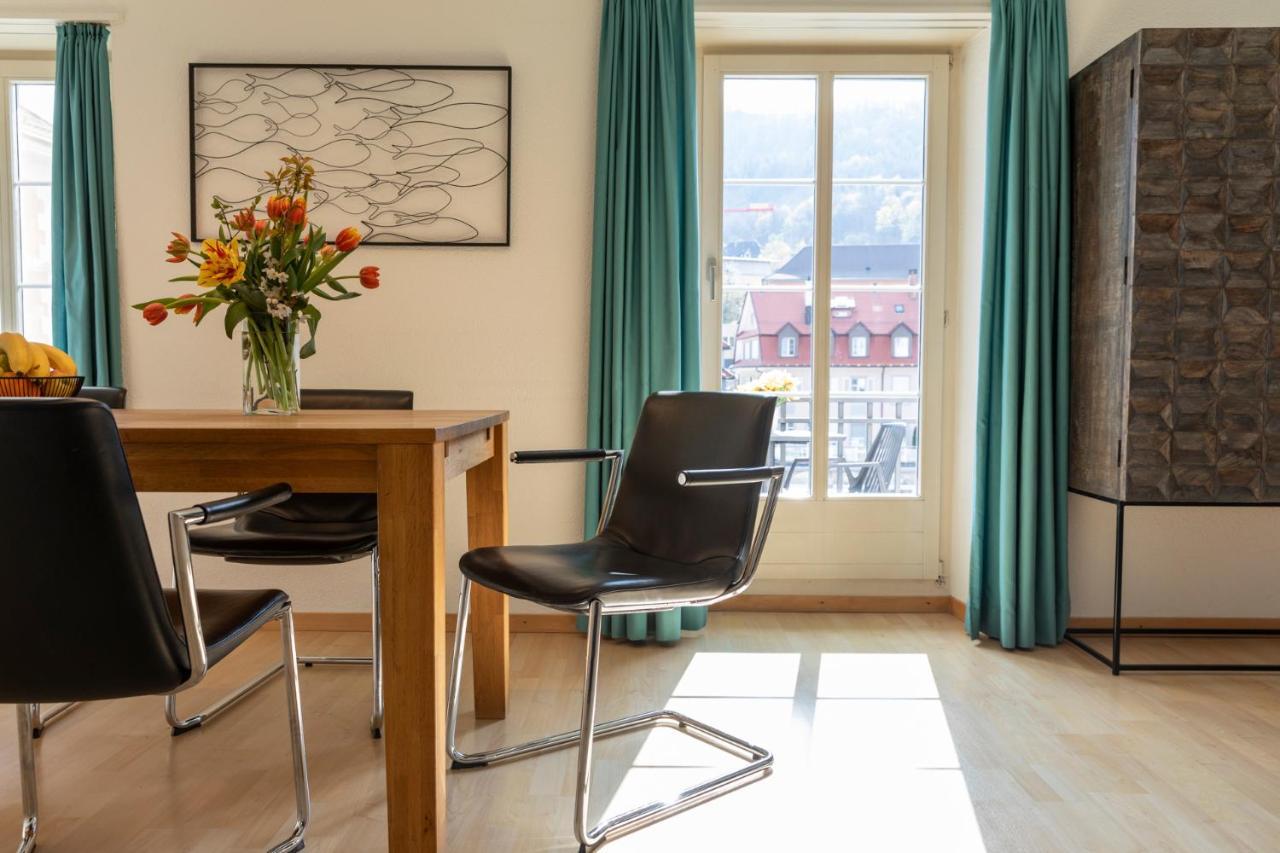 River Apartment *
